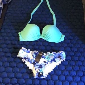Victoria’s Secret bikini top and Hollister bottoms NWT